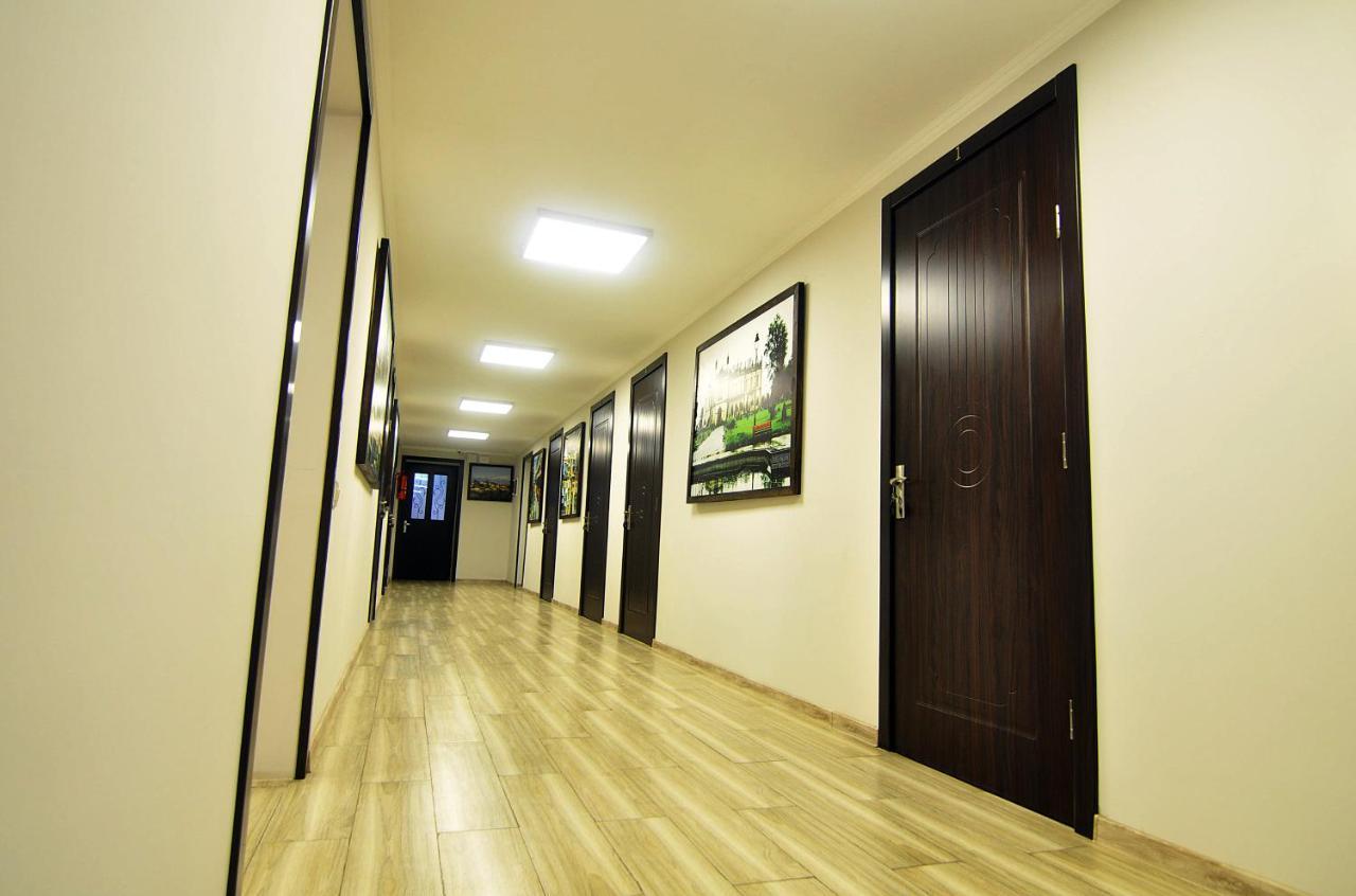 Light Hotel Tbilissi Extérieur photo
